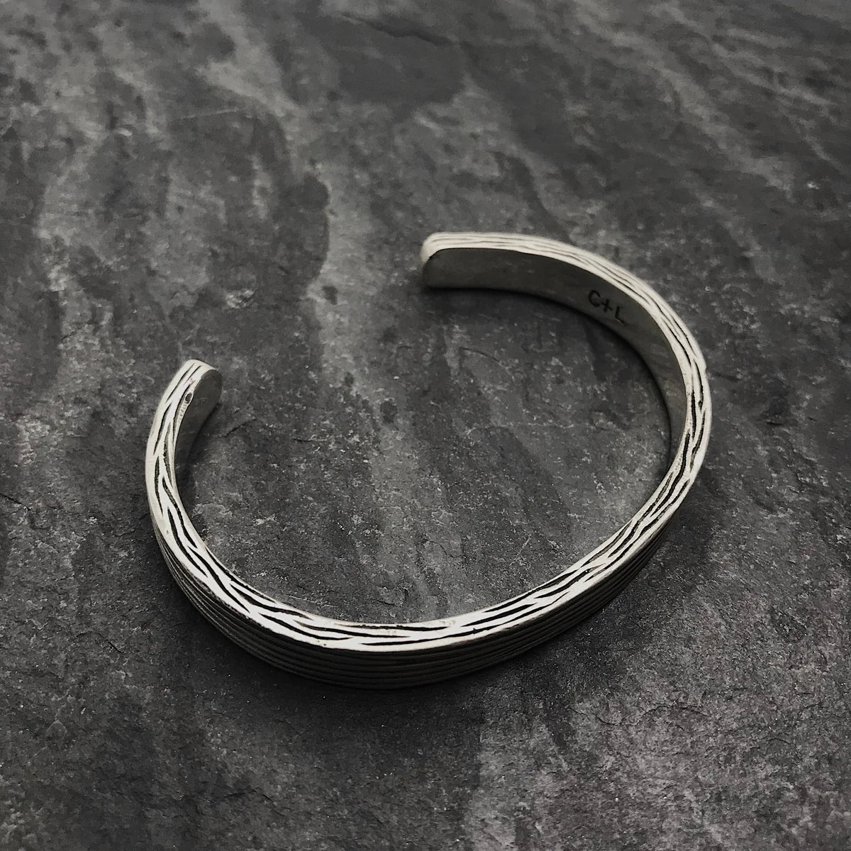 Threaded Cuff in Oxidized Silver