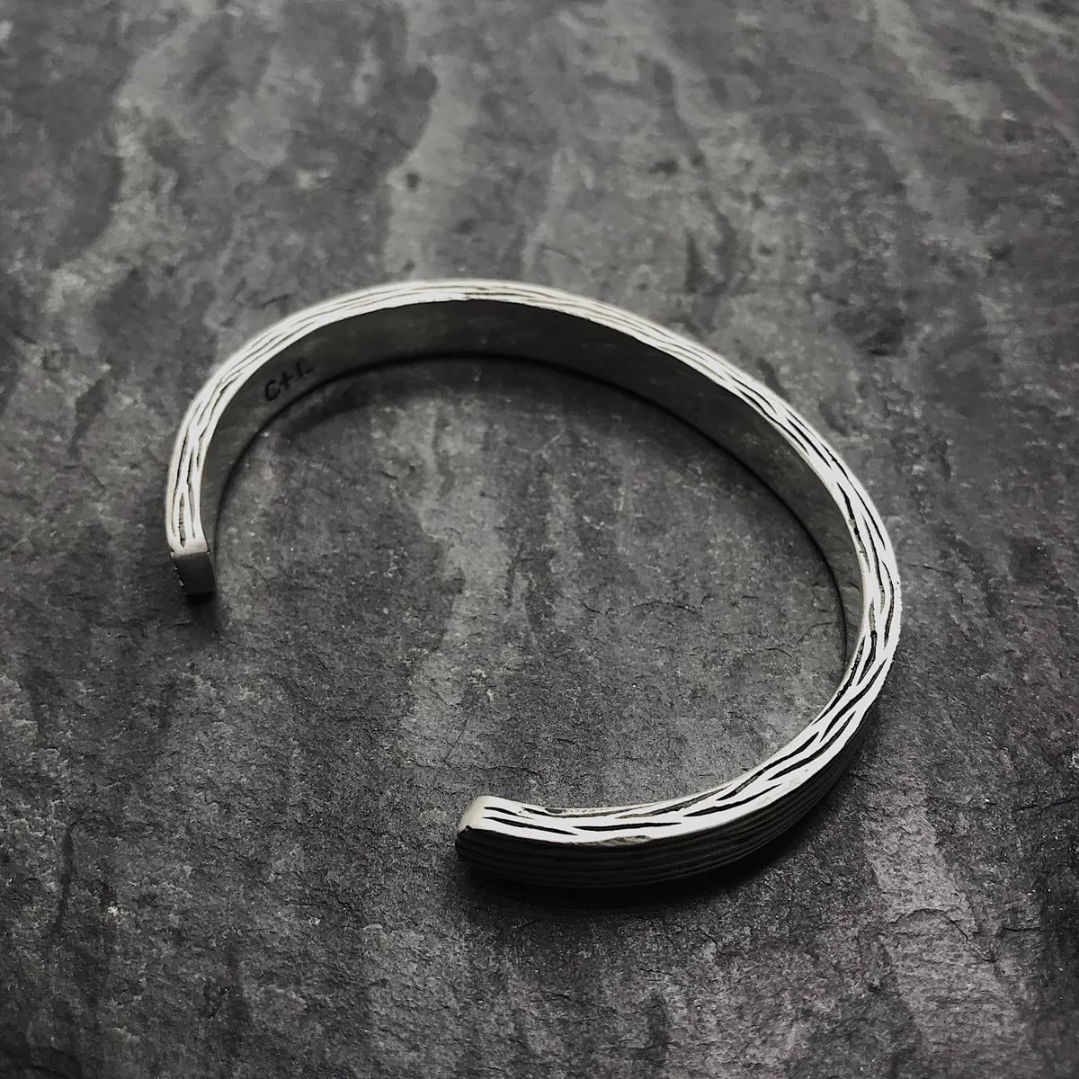 Threaded Cuff in Oxidized Silver